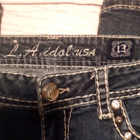💲⬇️L.A. idol Women's Blue Jeans with Ornate Embellishments - Picture 7 of 8